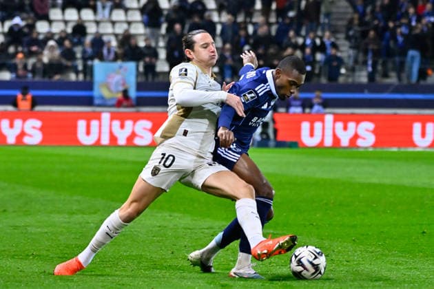 FOOTBALL : Paris FC vs Lens - Ligue 1 - 14 02 2026 Florian Thauvin ( 10 - Lens ) and Mamadou Sangare ( 8 - Lens ) during the Ligue 1 match between Paris FC and RC Lens at Stade Jean Bouin on February 14, 2026 in Paris, France. ( Photo by Federico Pestellini PsnewZ ) - ParisFrance  Copyright: xFedericoxPestellinix