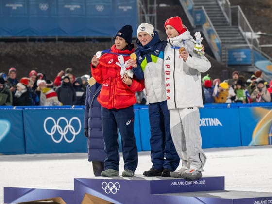 OLYMPICS - Winter Olympic Games, Olympische Spiele, Olympia, OS Milano Cortina 2026 PREDAZZO,ITALY,14.FEB.26 - OLYMPICS, Ski jumping, Skispringen, Ski, nordisch - Winter Olympic Games Milano Cortina 2026, large hill, men, medal ceremony. Image shows Ren Nikaido (JPN), Domen Prevc (SLO) and Kacper Tomasiak (POL) with their medals.  GEPAxpictures xOliverxLerch