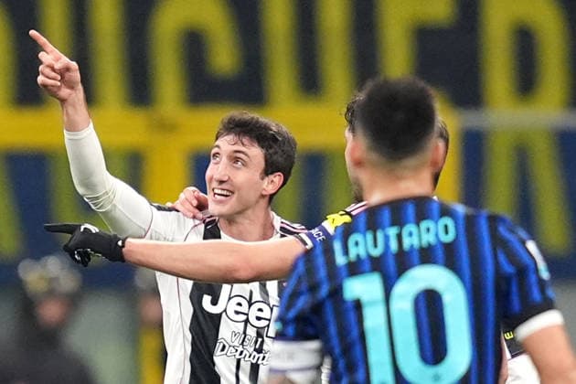 Juventus Andrea Cambiaso celebrates after scoring 1-1 during the Serie A soccer match between Inter and Juventus at the San Siro Stadium in Milan , north Italy - Saturday , February 14 , 2025. - Soccer .  Copyright: xSpada LaPressex