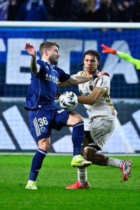 FOOTBALL : Paris FC vs Lens - Ligue 1 - 14 02 2026 Ciro Immobile ( 36 - PFC ) and Ismaelo Ganiou ( 25 - Lens ) during the Ligue 1 match between Paris FC and RC Lens at Stade Jean Bouin on February 14, 2026 in Paris, France. ( Photo by Federico Pestellini PsnewZ ) - ParisFrance  Copyright: xFedericoxPestellinix