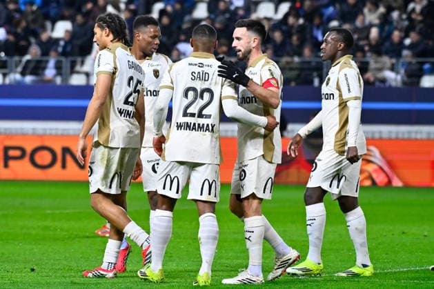 FOOTBALL : Paris FC vs Lens - Ligue 1 - 14 02 2026 Wesley Said ( 22 - Lens ) celebrates with teammates during the Ligue 1 match between Paris FC and RC Lens at Stade Jean Bouin on February 14, 2026 in Paris, France. ( Photo by Federico Pestellini PsnewZ ) - ParisFrance  Copyright: xFedericoxPestellinix