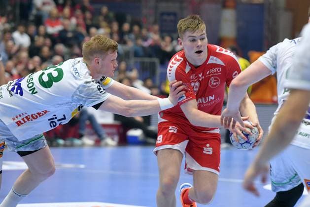Reynir Thor Stefansson (MT Melsungen 19) (am Ball), Ymir Oern Gislason (Frisch Auf Goeppingen 33) , GER, MT Melsungen - Frisch Auf Goeppingen, Handball, 1. Bundesliga, 21. Spieltag, Saison 2025 2026, 14.02.2026, GER, MT Melsungen - Frisch Auf Goeppingen, Handball, 1. Bundesliga, 21. Spieltag, Saison 2025 2026, 14.02.2026 Kassel Copyright: xEibner-Pressefotox xRolandxSippelx EP_RSL