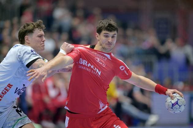 Victor Kloeve (Frisch Auf Goeppingen 7) (L), Nikolaj Enderleit (MT Melsungen 4) (am Ball) , GER, MT Melsungen - Frisch Auf Goeppingen, Handball, 1. Bundesliga, 21. Spieltag, Saison 2025 2026, 14.02.2026, GER, MT Melsungen - Frisch Auf Goeppingen, Handball, 1. Bundesliga, 21. Spieltag, Saison 2025 2026, 14.02.2026 Kassel Copyright: xEibner-Pressefotox xRolandxSippelx EP_RSL