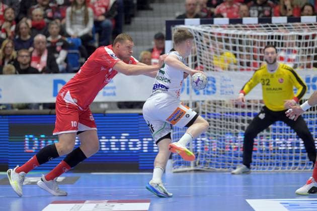 Oskar Neudeck (Frisch Auf Goeppingen 2) (am Ball), Dainis Kristopans (MT Melsungen 10) (L) , GER, MT Melsungen - Frisch Auf Goeppingen, Handball, 1. Bundesliga, 21. Spieltag, Saison 2025 2026, 14.02.2026, GER, MT Melsungen - Frisch Auf Goeppingen, Handball, 1. Bundesliga, 21. Spieltag, Saison 2025 2026, 14.02.2026 Kassel Copyright: xEibner-Pressefotox xRolandxSippelx EP_RSL