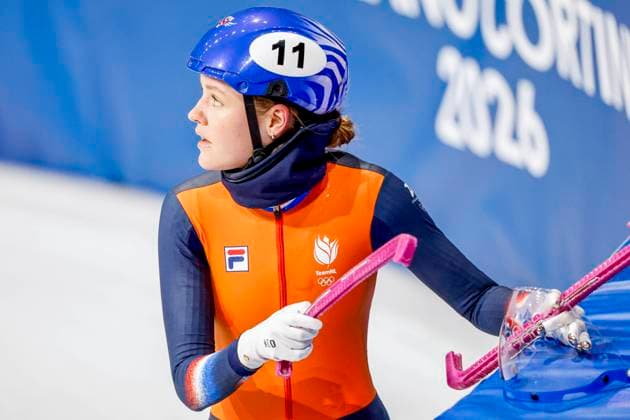 Michelle Velzeboer of the Netherlands looks on after Women s 1000m, Milano Cortina 2026 Winter Olympics: Day 8, Short Track Speed skating, Eisschnelllauf - Milano Cortina 2026 Winter Olympics: Day 8, Milano Speed Skating Stadium, February 14, 2026, Milan, Italy.