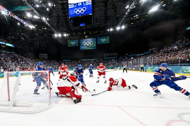 14 02 2026, Milano, Santa Giulia Ice hockey, Eishockey Arena, Winter Olympics: USA - Denmark (Ice Hockey), goalkeeper Mads Sogaard of Denmark makes a save against Kyle Connor of United States Milano Santa Giulia Ice Hockey Arena Lombardy Italy *** 14 02 2026, Milano, Santa Giulia Ice Hockey Arena, Winter Olympics USA Denmark Ice Hockey , goalkeeper Mads Sogaard of Denmark makes a save against Kyle Connor of United States Milano Santa Giulia Ice Hockey Arena Lombardy Italy Copyright: xJustPictures.ch AndreaxBrancax jp-en-AnBr-AB-DSC_338114022026