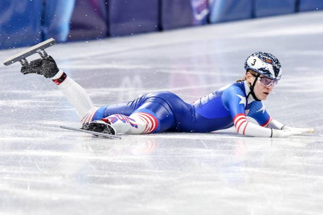 ITALY, MILAN - FEBRUARY 14, 2026: Corinne Stoddard of the United States falls to the ground in the women s 1,000m short-track Speed skating, Eisschnelllauf heats during the 2026 Winter Olympic Games, Olympische Spiele, Olympia, OS at the Milano Ice Skating Arena. Peter Kovalev TASS  88712825