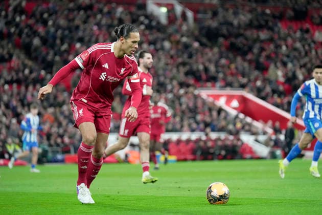 Liverpool v Brighton and Hove Albion, Liverpool, UK - 14 Feb 2026 Virgil van Dijk of Liverpool during the Emirates FA Cup match between Liverpool and Brighton and Hove Albion at Anfield, Liverpool on 14 February 2026 ( Liverpool Anfield Liverpool England Copyright: xHarryxCornish PPAUKx PPA-248284