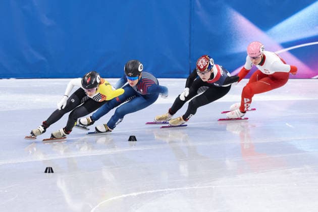 Winter Olympics - Aurelie Leveque At Short Track Speed skating, Eisschnelllauf Women 1000M DESMET Hanne of Team Canada and Aurelie Leveque of Team France compete in heat 2 of the Short Track Speed Skating Women s 1000m on day eight of the Milano Cortina 2026 Winter Olympic Games, Olympische Spiele, Olympia, OS at Milano Ice Skating Arena on February 14, 2026 in Milan, Italy. Photo by Alexis Jumeau ABACAPRESS.COM Milan Italy  Copyright: xJumeauxAlexis ABACAx