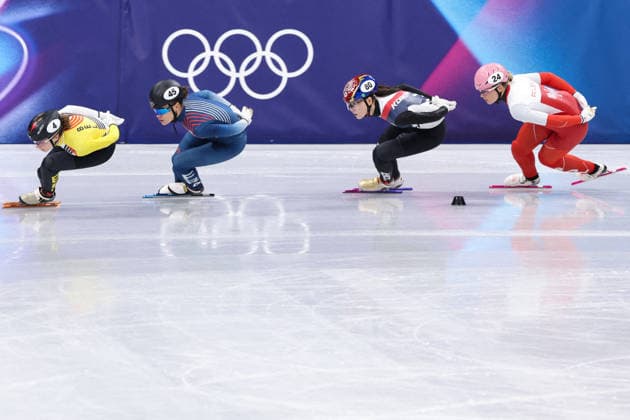 Winter Olympics - Aurelie Leveque At Short Track Speed skating, Eisschnelllauf Women 1000M DESMET Hanne of Team Belgium, Aurelie Leveque of Team France, NOH Dohee of Team Republic of Korea and MALISZEWSKA Natalia of Team Poland compete in heat 2 of the Short Track Speed Skating Women s 1000m on day eight of the Milano Cortina 2026 Winter Olympic Games, Olympische Spiele, Olympia, OS at Milano Ice Skating Arena on February 14, 2026 in Milan, Italy. Photo by Alexis Jumeau ABACAPRESS.COM Milan Italy  Copyright: xJumeauxAlexis ABACAx