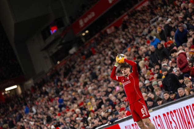 Football - FA Cup - 4th Round - Liverpool FC v Brighton & Hove Albion FC LIVERPOOL, ENGLAND - Saturday, February 14, 2026: Liverpool s Milos Kerkez taking a throw in during the FA Cup 4th Round match between Liverpool FC and Brighton & Hove Albion at Anfield. (Photo by David Rawcliffe Propaganda) LIVERPOOL Anfield MERSEYSIDE ENGLAND  Copyright: xPropagandaxPhotoxAgencyx P2026-02-14-Liverpool_Brighton-82