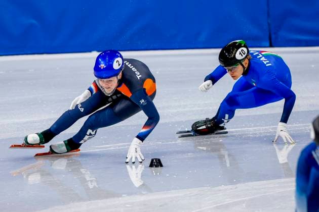 Xandra Velzeboer of the Netherlands and Arianna Fontana of Italy Women s 3000m Relay Semifinals, Milano Cortina 2026 Winter Olympics: Day 8, Short Track Speed skating, Eisschnelllauf - Milano Cortina 2026 Winter Olympics: Day 8, Milano Speed Skating Stadium, February 14, 2026, Milan, Italy.