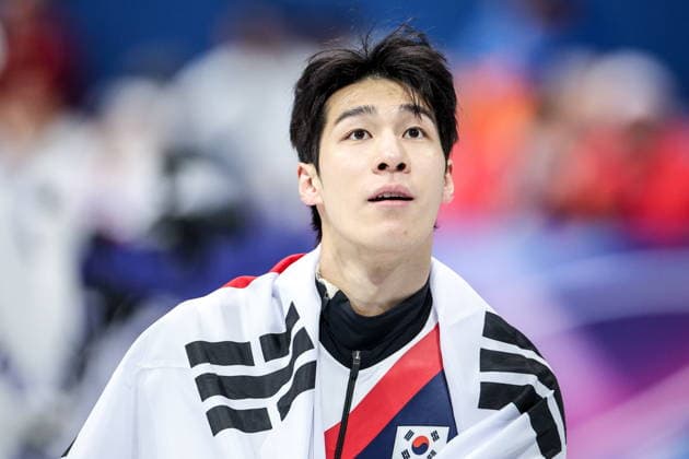 ITALY, MILAN - FEBRUARY 14, 2026: Hwang Dae-heon of South Korea celebrates coming second in Final A of the men s 1,500m short-track Speed skating, Eisschnelllauf event during the 2026 Winter Olympic Games, Olympische Spiele, Olympia, OS at the Milano Ice Skating Arena 2026 Winter Olympics: Short-Track Speed Skating  - ZUMAt113 20260214_zaa_t113_416 Copyright: xPeterxKovalevx