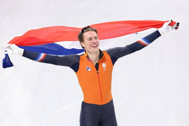 Winter Olympics - Jens van T Wout Wins Gold At Short Track Speed skating, Eisschnelllauf Men 1500M Jens van t Wout of Team Netherlands celebrates with his country s flag after winning gold in the short track speed skating men s 1500m final during the Milano Cortina 2026 Winter Olympic Games, Olympische Spiele, Olympia, OS at Milano Ice Skating Arena in Milan, Italy on February 14, 2026. Photo by Alexis Jumeau ABACAPRESS.COM Milan Italy  Copyright: xJumeauxAlexis ABACAx