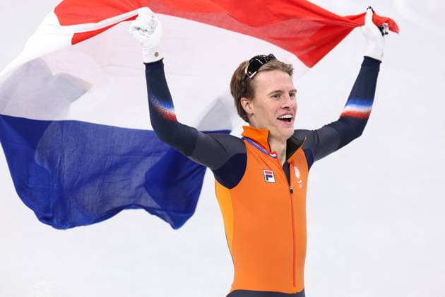 Winter Olympics - Jens van T Wout Wins Gold At Short Track Speed skating, Eisschnelllauf Men 1500M Jens van t Wout of Team Netherlands celebrates with his country s flag after winning gold in the short track speed skating men s 1500m final during the Milano Cortina 2026 Winter Olympic Games, Olympische Spiele, Olympia, OS at Milano Ice Skating Arena in Milan, Italy on February 14, 2026. Photo by Alexis Jumeau ABACAPRESS.COM Milan Italy  Copyright: xJumeauxAlexis ABACAx