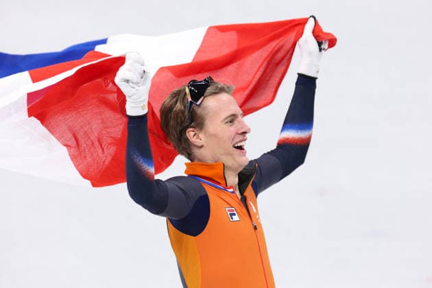 Winter Olympics - Jens van T Wout Wins Gold At Short Track Speed skating, Eisschnelllauf Men 1500M Jens van t Wout of Team Netherlands celebrates with his country s flag after winning gold in the short track speed skating men s 1500m final during the Milano Cortina 2026 Winter Olympic Games, Olympische Spiele, Olympia, OS at Milano Ice Skating Arena in Milan, Italy on February 14, 2026. Photo by Alexis Jumeau ABACAPRESS.COM Milan Italy  Copyright: xJumeauxAlexis ABACAx