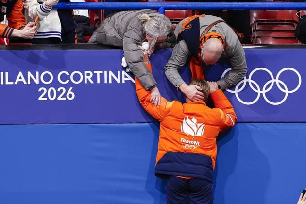 MILAN , 14-02-2026 , Milano Ice Skating Arena , season 2025 2026 , Olympic Winter games, Winterspiele,Spiele, Summer games 2026 - Short Track Short Track 14-02, Picture shows 15090m men Jens van t Wout Olympic Champion and celebrates with his parents Olympic Winter Games 2026 - Short Track Short Track 14-02  x201603707x Copyright: