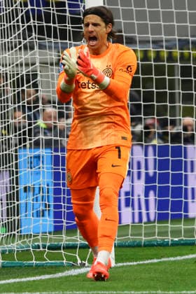 FC Internazionale v Juventus FC - Serie A Yann Sommer plays during the Serie A match between FC Internazionale and Juventus in Milano, Italy, on February 14, 2026, at Giuseppe Meazza Stadium Milano Milano Italy  Copyright: xMairoxCinquettix originalFilename:cinquetti-fcintern260214_np6WO.jpg