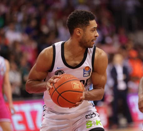 Kenneth Ogbe (Hamburg), Telekom Baskets Bonn vs Veolia Towers Hamburg, easyCredit BBL, 20. Spieltag, Telekom Dome Bonn, 14.02.2026.