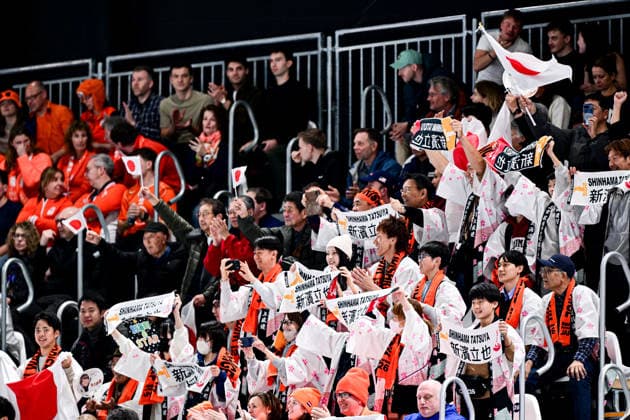 Katsuhiro KURATSUBO (JPN) vs Zhiwen XUE (CHN), during Speed skating, Eisschnelllauf Men s 500m, Speed Skating, at the Olympic Winter games, Winterspiele,Spiele, Summer games Milano Cortina 2026, at Milano Speed Skating Stadium, on February 14, 2026 in Milan, Italy. Noxthirdxpartyxsales  aflo_319874021