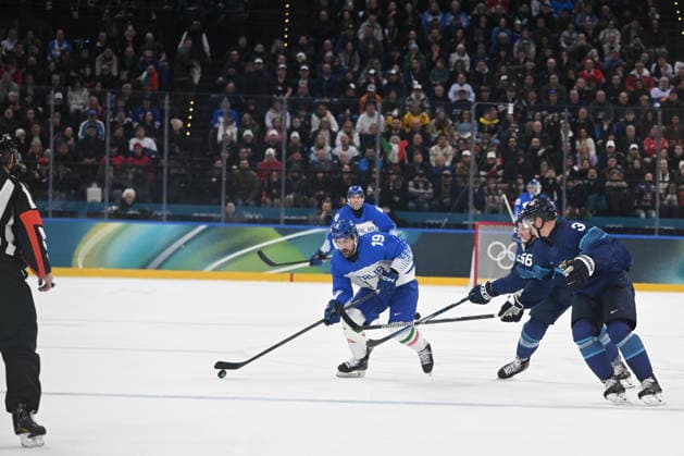 Ice hockey, Eishockey - Milano Cortina 2026 Winter Olympics: Day 8 Alex Petan (ITA) participates in the Winter Olympic Games, Olympische Spiele, Olympia, OS at the Milano Santagiulia IHO Arena in Milano, Italy, on February 14, 2026. Milano Lombardia Italy  Copyright: xFedericoxManonix originalFilename:manoni-olympics260214_npBze.jpg