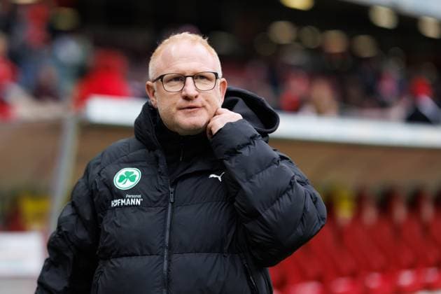 Heiko Vogel (Trainer SpVgg Greuther Fuerth), 1. FC Kaiserslautern vs SpVgg Greuther Fuerth, Fussball, 2. Bundesliga, 22. Spieltag, Saison 2025 2026, 14.02.2025 1. FC Kaiserslautern vs SpVgg Greuther Fuerth, Fussball, 2. Bundesliga, 22. Spieltag, Saison 2025 2026, 14.02.2025