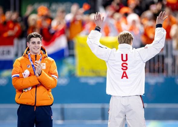 MILAN - Jenning de Boo and Jordan Stolz of the United States during the medal ceremony for the 500-meter long track Speed skating, Eisschnelllauf event at the Milan Speed Skating Stadium at the Milan Winter Olympics. SEM VAN DER WAL ANP xVIxANPxSportx xxANPxIVx 550731701 originalFilename: 550731701.jpg