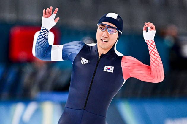 Jun-Ho KIM (KOR) vs Tingyu GAO (CHN), during Speed skating, Eisschnelllauf Men s 500m, Speed Skating, at the Olympic Winter games, Winterspiele,Spiele, Summer games Milano Cortina 2026, at Milano Speed Skating Stadium, on February 14, 2026 in Milan, Italy. Noxthirdxpartyxsales  aflo_319875386