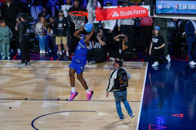 NBA, Basketball Herren, USA All Star 2026: Slum Dunk Contest LOS ANGELES, CA - FEB 14: Jase Richardson of Orlando Magic competes for the Slum Dunk Contest during NBA All Star 2026 Saturday at Intuit Dome, Inglewood, Los Angeles, California, United States on February 14, 2026. Tayfun Coskun Anadolu California United States. Editorial use only. Please get in touch for any other usage.  Copyright: x2026xAnadoluxTayfunxCoskunx