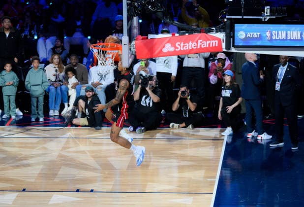 NBA, Basketball Herren, USA All Star 2026: Slum Dunk Contest LOS ANGELES, CA - FEB 14: Keshad Johnson of Miami Heat won the Slum Dunk Contest during NBA All Star 2026 Saturday at Intuit Dome, Inglewood, Los Angeles, California, United States on February 14, 2026. Tayfun Coskun Anadolu California United States. Editorial use only. Please get in touch for any other usage.  Copyright: x2026xAnadoluxTayfunxCoskunx