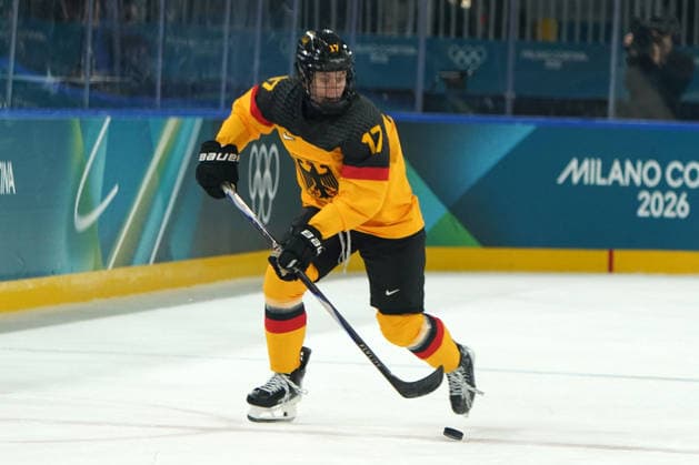 Milano Cortina, 2026 , Winter Olympic Games, Olympische Spiele, Olympia, OS Olympics, Winter-Olympische spiele 2026 , Eishockey Frauen, Finnland-Kanada ,vs Deutschland, Canada vs Germany Women , Playoffs Quarterfinals, Milano Rho Ice hockey, Eishockey Arena Emily Nix Germany Deutschland GER Photocopyright Gladys Chai von der Laage *** Milano Cortina, 2026 , Winter Olympic Games, Olympics, Winter Olympics 2026 , Ice Hockey Women, Finland Canada ,vs Germany, Canada vs Germany Women , Playoffs Quarterfinals, Milano Rho Ice Hockey Arena Emily Nix Germany Germany GER Photocopyright Gladys Chai von der Laage