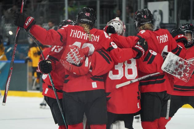 Milano Cortina, 2026 , Winter Olympic Games, Olympische Spiele, Olympia, OS Olympics, Winter-Olympische spiele 2026 , Eishockey Frauen, Finnland-Kanada ,vs Deutschland, Canada vs Germany Women , Playoffs Quarterfinals, Milano Rho Ice hockey, Eishockey Arena Kanada Canada CAN jubeln Photocopyright Gladys Chai von der Laage *** Milano Cortina, 2026 , Winter Olympic Games, Olympics, Winter Olympics 2026 , Ice Hockey Women, Finland Canada , vs Germany, Canada vs Germany Women , Playoffs Quarterfinals, Milano Rho Ice Hockey Arena Canada Canada CAN cheer Photocopyright Gladys Chai von der Laage