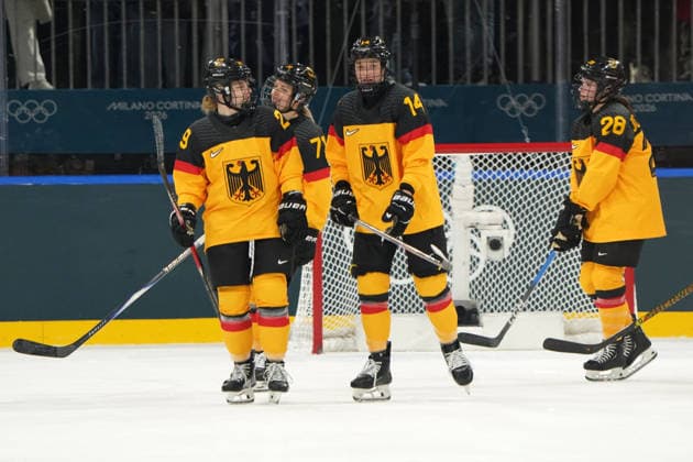 Milano Cortina, 2026 , Winter Olympic Games, Olympische Spiele, Olympia, OS Olympics, Winter-Olympische spiele 2026 , Eishockey Frauen, Finnland-Kanada ,vs Deutschland, Canada vs Germany Women , Playoffs Quarterfinals, Milano Rho Ice hockey, Eishockey Arena Svenja Voigt, Anne Bartsch, Carina Strobel, Katarina Jobst-Smith Germany Deutschland GER Photocopyright Gladys Chai von der Laage *** Milano Cortina, 2026 , Winter Olympic Games, Olympics, Winter Olympics 2026 , Ice Hockey Women, Finland Canada ,vs Germany, Canada vs Germany Women , Playoffs Quarterfinals, Milano Rho Ice Hockey Arena Svenja Voigt, Anne Bartsch, Carina Strobel, Katarina Jobst Smith Germany Germany GER Photocopyright Gladys Chai von der Laage