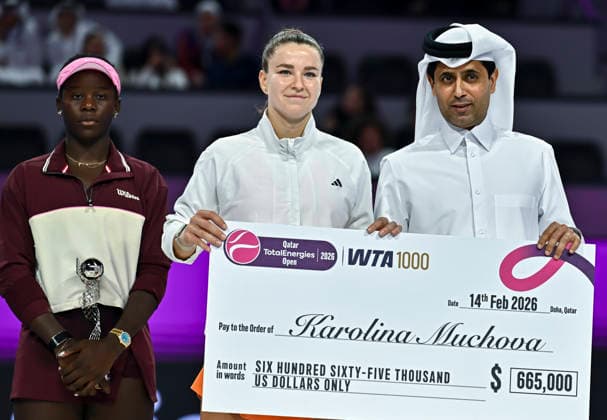 WTA, Tennis Damen QATAR OPEN 2026-SINGLES FINAL Winner, Karolina Muchova (C) of Czech Republic, Victoria Mboko (L) of Canada and Qatar Tennis Federation and Paris Saint-Germain chairman Nasser bin Ghanim Al-Khelaifi during trophy ceremony after the Women s Singles Final at the WTA Qatar TotalEnergies Open at the Khalifa International Tennis Complex in Doha, Qatar, on February 14, 2026. DOHA Qatar Copyright: xNOUSHADx