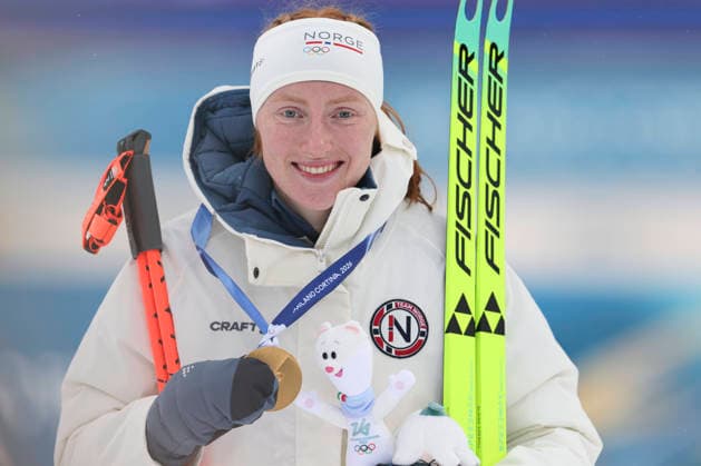 260214 -- ANTERSELVA, Feb. 14, 2026 -- Maren Kirkeeide of Norway poses for photos during the awarding ceremony of the biathlon women s 7.5km sprint event at the Milan-Cortina 2026 Olympic Winter games, Winterspiele,Spiele, Summer games in Anterselva, Italy, Feb. 14, 2026. MICO2026ITALY-ANTERSELVA-OLYMPIC WINTER GAMES-BIATHLON-WOMEN S 7.5KM SPRINT ZhangxTao  (MICO2026)ITALY-ANTERSELVA-OLYMPIC WINTER GAMES-BIATHLON-WOMEN S 7.5KM SPRINT IMAGO ZhangxTao  imago images 0847601671