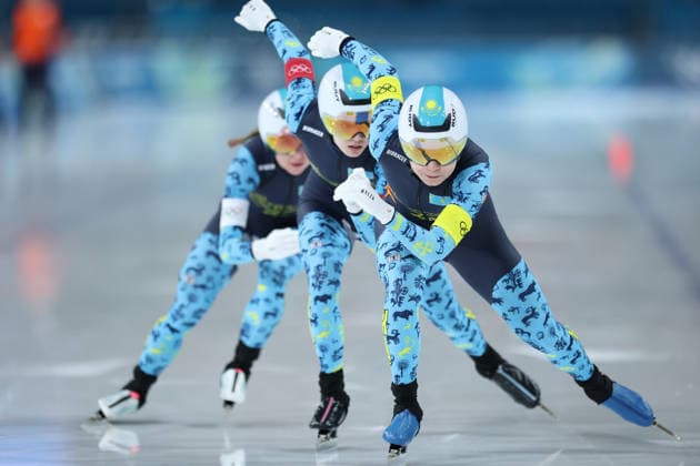 (260215) -- MILAN, Feb. 15, 2026 -- Team Kazakhstan comepte during the Speed skating, Eisschnelllauf women s team pursuit quarterfinal at the Milan-Cortina 2026 Olympic Winter games, Winterspiele,Spiele, Summer games in Milan, Italy, Feb. 14, 2026. ) (MICO2026)ITALY-MILAN-OLYMPIC WINTER GAMES-SPEED SKATING-WOMEN S TEAM PURSUIT-QUARTERFINAL LixJing 