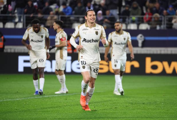 Paris FC vs Lens (J22 Ligue 1 McDonald s) 15 fÃ vrier 2026 Paris FC vs Lens J22 Ligue 1 McDonald s 15 fo vrier 2026 Florian Thauvin Paris FC vs Lens J22 Ligue 1 McDonald s 15 feÃavrier 2026 au stade Jean Bouin o Paris. Paris FC vs Lens Matchday 22 of Ligue 1 McDonald s February 15, 2026, at Jean Bouin Stadium in Paris.  Copyright: xFabricexChasseryx  Copyright: xIMAGO FabricexChasseryx