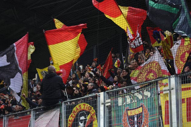 Paris FC vs Lens (J22 Ligue 1 McDonald s) 15 février 2026 Paris FC vs Lens J22 Ligue 1 McDonald s 15 fÃ vrier 2026 supporters du RC Lens Sang et Or Paris FC vs Lens J22 Ligue 1 McDonald s 15 feÌvrier 2026 au stade Jean Bouin Ã Paris. Paris FC vs Lens Matchday 22 of Ligue 1 McDonald s February 15, 2026, at Jean Bouin Stadium in Paris.  Copyright: xFabricexChasseryx  Copyright: xIMAGO FabricexChasseryx