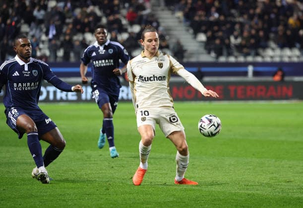 Paris FC vs Lens (J22 Ligue 1 McDonald s) 15 fÃ vrier 2026 Paris FC vs Lens J22 Ligue 1 McDonald s 15 fo vrier 2026 Florian Thauvin Paris FC vs Lens J22 Ligue 1 McDonald s 15 feÃavrier 2026 au stade Jean Bouin o Paris. Paris FC vs Lens Matchday 22 of Ligue 1 McDonald s February 15, 2026, at Jean Bouin Stadium in Paris.  Copyright: xFabricexChasseryx  Copyright: xIMAGO FabricexChasseryx