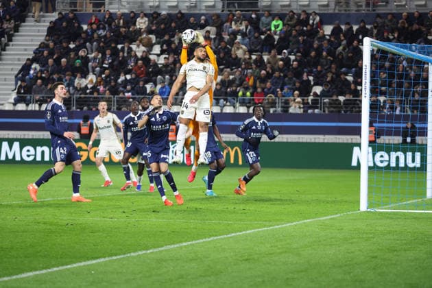 Paris FC vs Lens (J22 Ligue 1 McDonald s) 15 fÃ vrier 2026 Paris FC vs Lens J22 Ligue 1 McDonald s 15 fo vrier 2026 Matthieu Udol et Kevin Trapp Paris FC vs Lens J22 Ligue 1 McDonald s 15 feÃavrier 2026 au stade Jean Bouin o Paris. Paris FC vs Lens Matchday 22 of Ligue 1 McDonald s February 15, 2026, at Jean Bouin Stadium in Paris.  Copyright: xFabricexChasseryx  Copyright: xIMAGO FabricexChasseryx