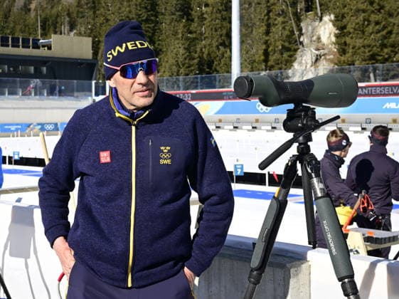 ANTERSELVA, ITALIEN 20260215 Landslagets skyttetränare Jean-Marc Chabloz inför herrarnas 12,5 km jaktstart i skidskytte i Anterselva under vinter-OS i Milano Cortina, Italien. *** Bilden ingar i SPORTPAKET. För övriga BETALBILD ** ANTERSELVA ITALIEN x10030x *** ANTERSELVA, ITALY 20260215 National team shooting coach Jean Marc Chabloz before the mens 12.5 km pursuit start in biathlon in Anterselva during the Winter Olympics in Milan Cortina, Italy Picture in SPORT PACKAGE For others PAY PICTURE ANTERSELVA ITALY x10030x  Copyright: xJonasxEkströmer TTx OS 2026 SKIDSKYTTE JAKTSTART HERRAR