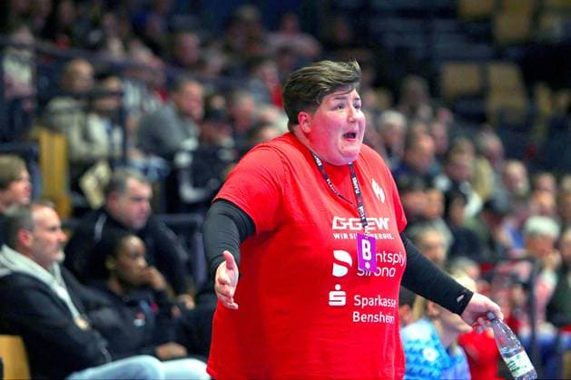 Handball, Frauen, HBF, BSV Sachsen Zwickau - HSG Bensheim Auerbach Trainerin Ilka Fickinger (Flames) Handball Frauen 1.Bundesliga 2025 26 BSV Sachsen Zwickau - HSG Bensheim Auerbach (Flames) 22:37 am 14.2.2026 in der Sparkassen-Arena Zwickau BSV Sachsen Zwickau - HSG Bensheim Auerbach