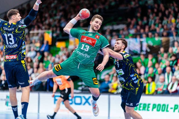 Handball, HBL, GWD Minden - Rhein-Neckar Löwen #2 v.l. Ian Weber (GWD Minden, 13), Steven Plucnar Jacobsen (Rhein-Neckar Loewen, 09) GER, GWD Minden vs. Rhein-Neckar Loewen, Handball, 1. Bundesliga, 21. Spieltag, Spielzeit 2025 2026, 14.02.2026 GER, GWD Minden vs. Rhein-Neckar Loewen, Handball, 1. Bundesliga, 21. Spieltag, Spielzeit 2025 2026, 14.02.2026 Minden Copyright: xEibner-Pressefoto JanxRollingerx EP_JSK
