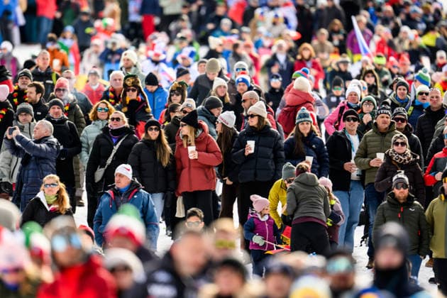 260215 Fans in men s biathlon 12,5 km pursuit during day 9 of the 2026 Winter Olympics on February 15, 2026 in Anterselva. Photo: Jon Olav Nesvold BILDBYRAN COP 217 MB1329 skidskytte biathlon skiskyting Olympic Games, Olympische Spiele, Olympia, OS olympics winter olympics os ol olympiska spel vinter-os olympiske leker milano cortina 2026 milan cortina 2026 milano cortina 2026 olympic games milano cortina 2026 winter olympic games milano cortina-os milano cortina-ol vinter-ol 9 bbeng pursuit jaktstart publik *** 260215 Fans in men s biathlon 12,5 km pursuit during day 9 of the 2026 Winter Olympics on February 15, 2026 in Anterselva Photo Jon Olav Nesvold BILDBYRAN COP 217 MB1329 biathlon biathlon olympic games olympics winter olympics os ol olympic games winter os olympic games milano cortina 2026 milan cortina 2026 milano cortina 2026 olympic games milano cortina 2026 winter olympic games milano cortina os milano cortina ol winter ol 9 bbeng pursuit chase start crowd  Copyright: JONxOLAVxNESVOLD BB260215JE031