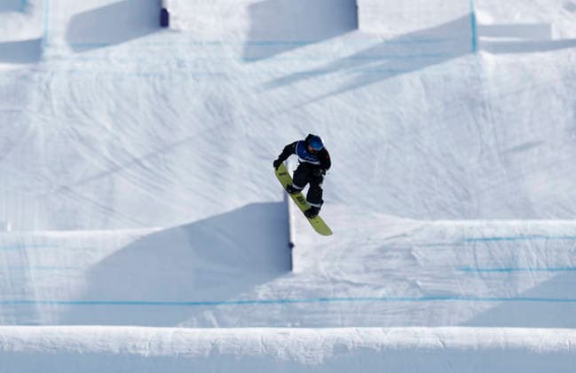 (260215) -- LIVIGNO, Feb. 15, 2026 -- Su Yiming of China competes during the snowboard men s snowboard slopestyle qualification at the Milan-Cortina 2026 Olympic Winter games, Winterspiele,Spiele, Summer games in Livigno, Italy, Feb. 15, 2026. ) (MICO2026)ITALY-LIVIGNO-OLYMPIC WINTER GAMES-SNOWBOARD-MEN S SLOPESTYLE-QUALIFICATION WangxPeng 