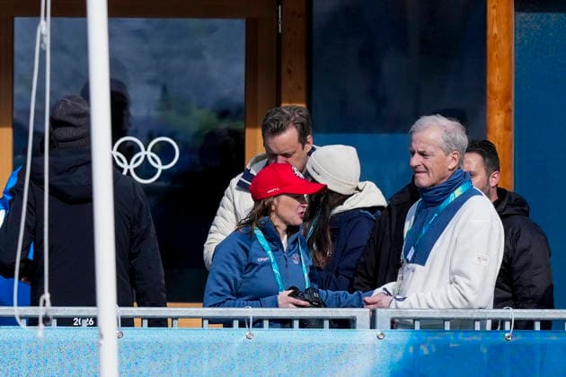 Winter Olympics in Milan Cortina 2026 Val di Fiemme, Italy 20260215. Prime Minister Jonas Gahr Store (Ap) in the stands during the men s cross-country 4 x 7.5 km relay at Tesero CC-Stadium during the Winter Olympics in Milan Cortina 2026. Photo: Lise Aserud NTB Val di Fiemme Italy EDITORIAL USE ONLY. RESTRICTED USE FOR BETTING COMPANIES Ref:_SPO42efUgOdLME.jpg *** Winter Olympics in Milan Cortina 2026 Val di Fiemme, Italy 20260215 Prime Minister Jonas Gahr Store Ap in the stands during the men s cross country 4 x 7 5 km relay at Tesero CC Stadium during the Winter Olympics in Milan Cortina 2026 Photo Lise Aserud NTB Val di Fiemme Italy EDITORIAL USE ONLY RESTRICTED USE FOR BETTING COMPANIES  Copyright: xLisexAserudx xNTBx