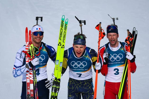 Antholz, Italien 15. Februar 2026: Biathlon Verfolgung Männer 12,5 km - Olympia 2026 Im Bild: das Podest v.li. mit Bronze Emilien Jacquelin (FRA), Olympiasieger und Gold Martin Ponsiluoma (SWE) und Silber für Sturla Holm Laegreid (NOR) Anterselva Biathlon Arena *** Antholz, Italy 15 February 2026 Biathlon Pursuit Men 12.5 km Olympia 2026 In the picture the podium from left with bronze Emilien Jacquelin FRA , Olympic champion and gold Martin Ponsiluoma SWE and silver for Sturla Holm Laegreid NOR Anterselva Biathlon Arena Copyright: xFotostandx xHettichx