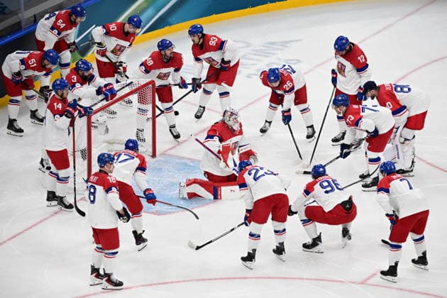 XXV Winter Olympic Games, Olympische Spiele, Olympia, OS in Milan, Italy, on February 15, 2026. Men s Ice hockey, Eishockey Group A, Switzerland vs Czech Republic. Czech team before the start of the game, in the middle is seen goalkeeper Lukas Dostal. (CTKxPhoto MichalxKamaryt) CTKPhotoP2026021502657  CTKPhotoP2026021502657