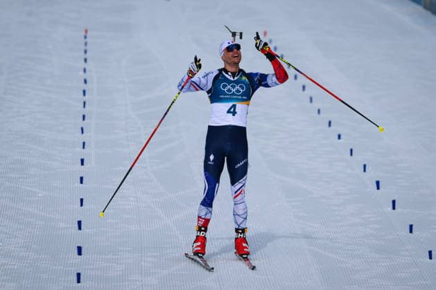 Antholz, Italien 15. Februar 2026: Biathlon Verfolgung Männer 12,5 km - Olympia 2026 Im Bild: Emilien Jacquelin (FRA) kommt mit Bronze in den Zielbereich. Anterselva Biathlon Arena *** Antholz, Italy 15 February 2026 Biathlon Pursuit Men 12.5 km Olympic Games 2026 In the picture Emilien Jacquelin FRA comes into the finish area Anterselva Biathlon Arena with bronze Copyright: xFotostandx xHettichx