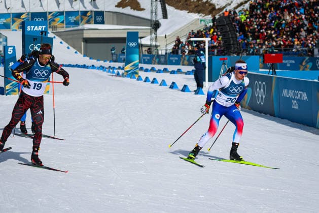 Antholz, Italien 15. Februar 2026: Biathlon Verfolgung Männer 12,5 km - Olympia 2026 Im Bild: v.li. David Zobel (GER) und Vitezslav Hornig (CZE) am Start. Anterselva Biathlon Arena *** Antholz, Italy 15 February 2026 Biathlon Pursuit Men 12.5 km Olympic Games 2026 Pictured from left David Zobel GER and Vitezslav Hornig CZE at the start Anterselva Biathlon Arena Copyright: xFotostandx xHettichx